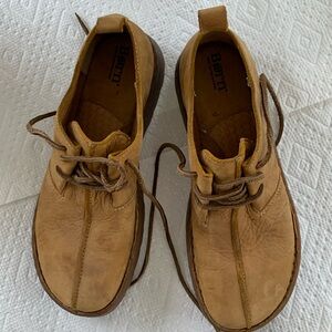 New Women’s Size 10 Born Leather Shoes